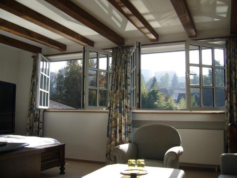 Romantik Waldhotel Mangold Бергиш Гладбах Екстериор снимка